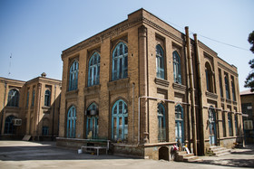 دبیرستان انوشیروان دادگر